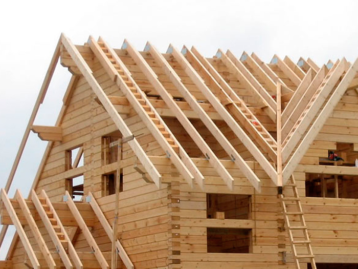 Стропильная система деревянного дома из бруса